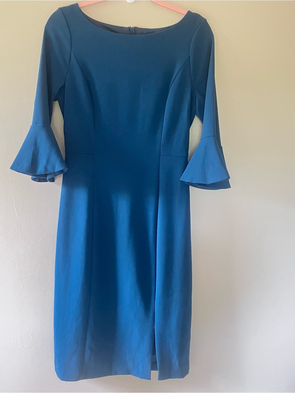 ✨ White House Black Market Body Perfecting Sheath Dress size 6✨